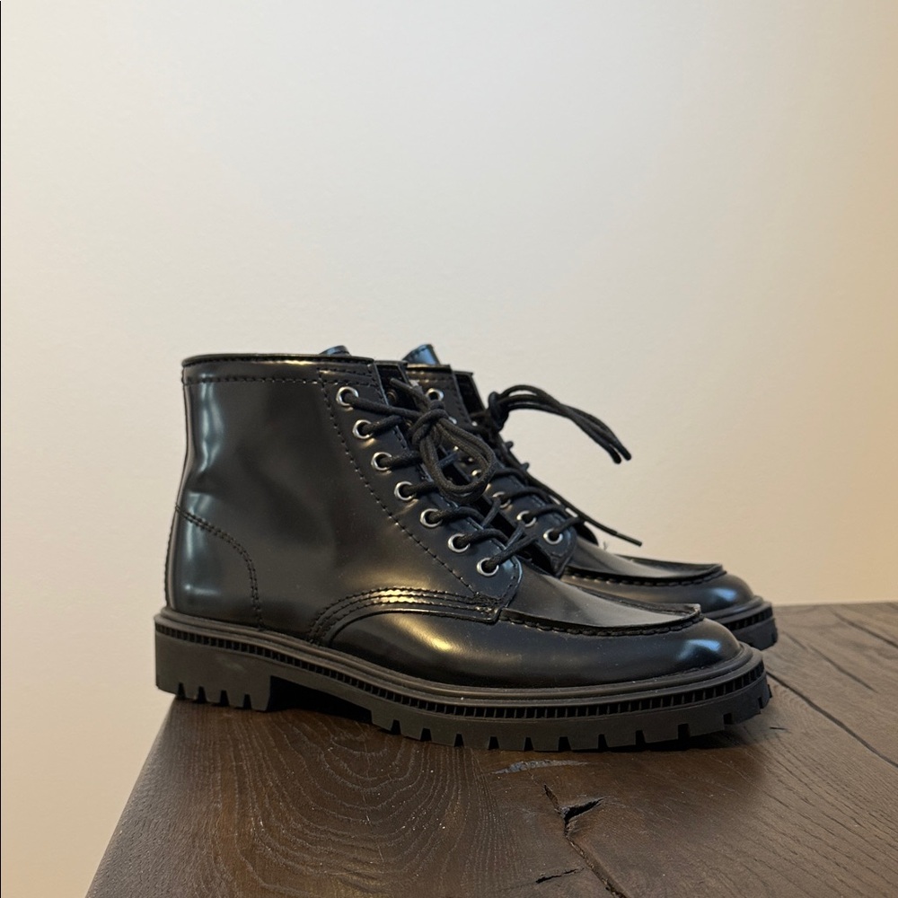 Express Glossy Black Men's Boots